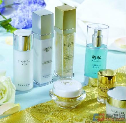 靚妃化妝品 品牌形象、連鎖裝修與加盟全解析